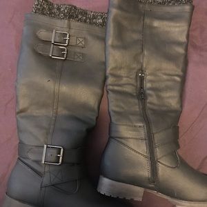 Boots- below the knee